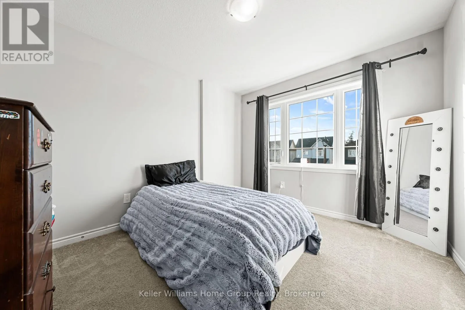 24 COURTNEY STREET