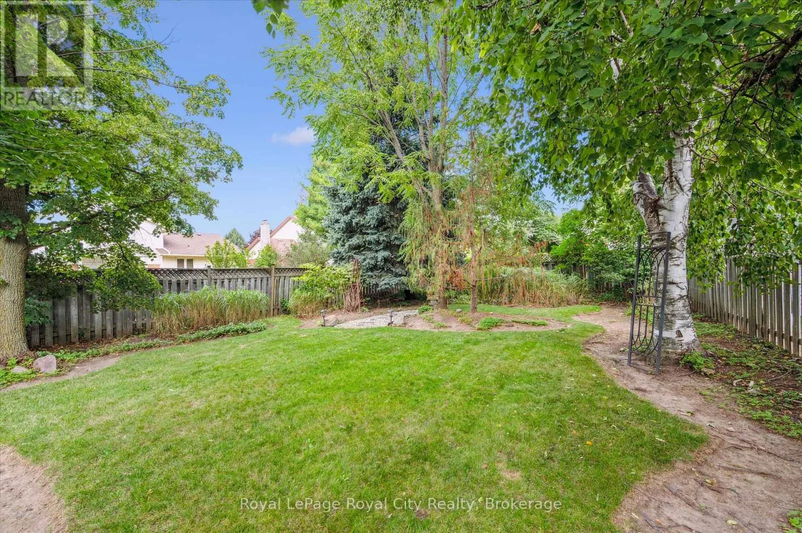 39 GREENWICH DRIVE