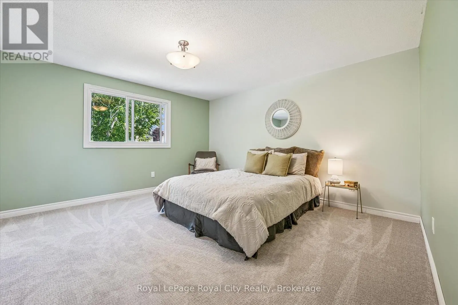 39 GREENWICH DRIVE