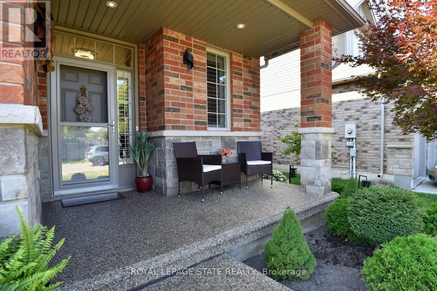 12 DEGROW CRESCENT