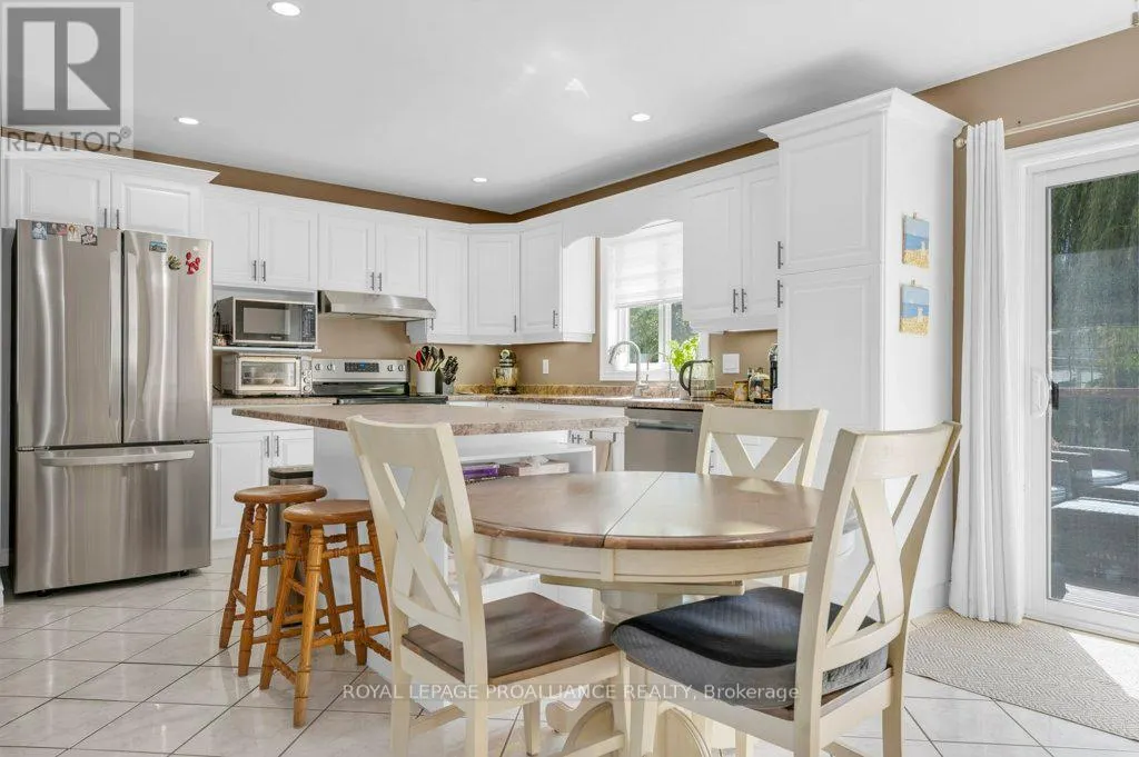 12 STONEGATE CRESCENT