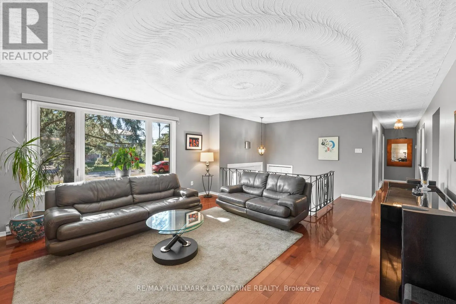 6941 SUNSET BOULEVARD