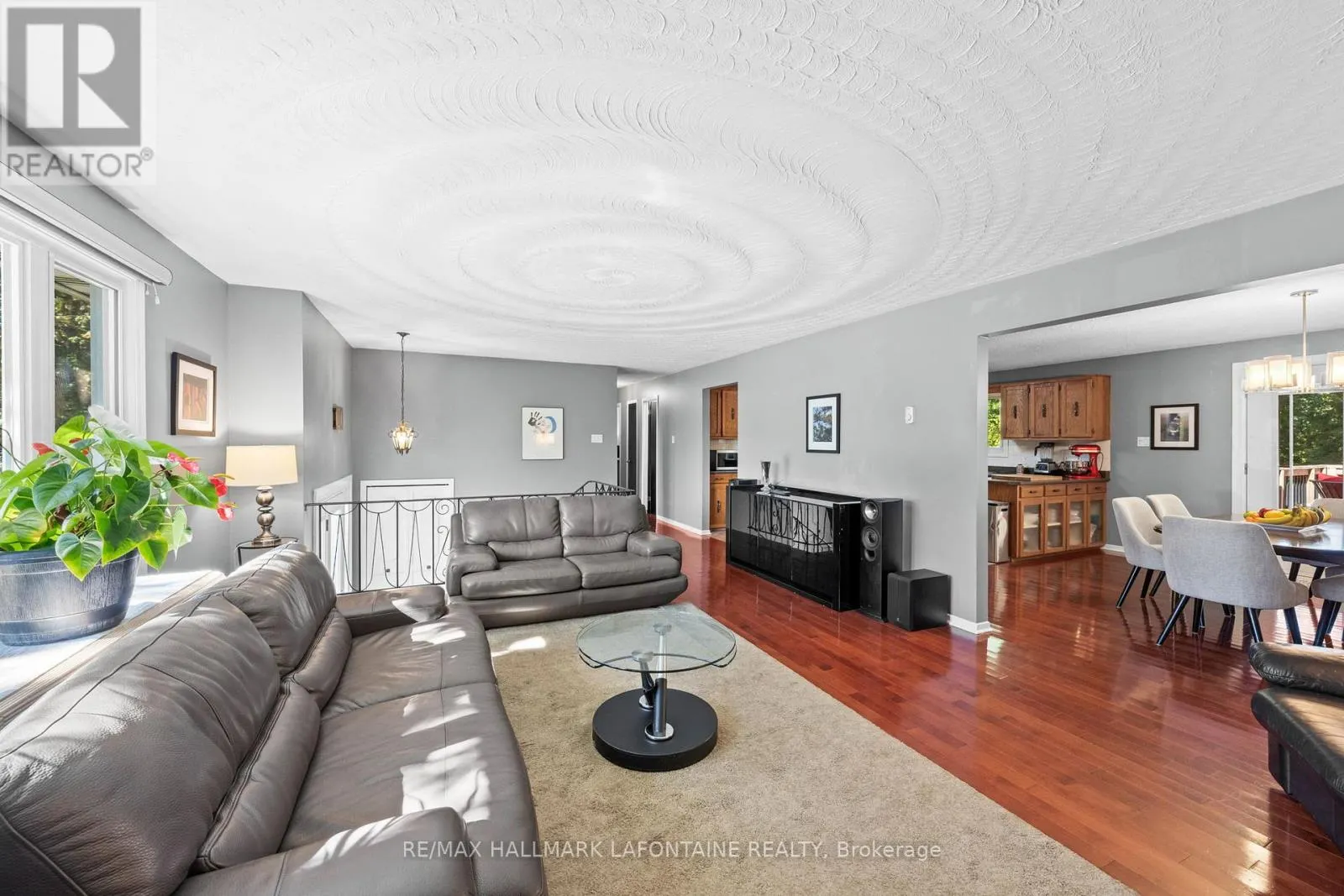 6941 SUNSET BOULEVARD