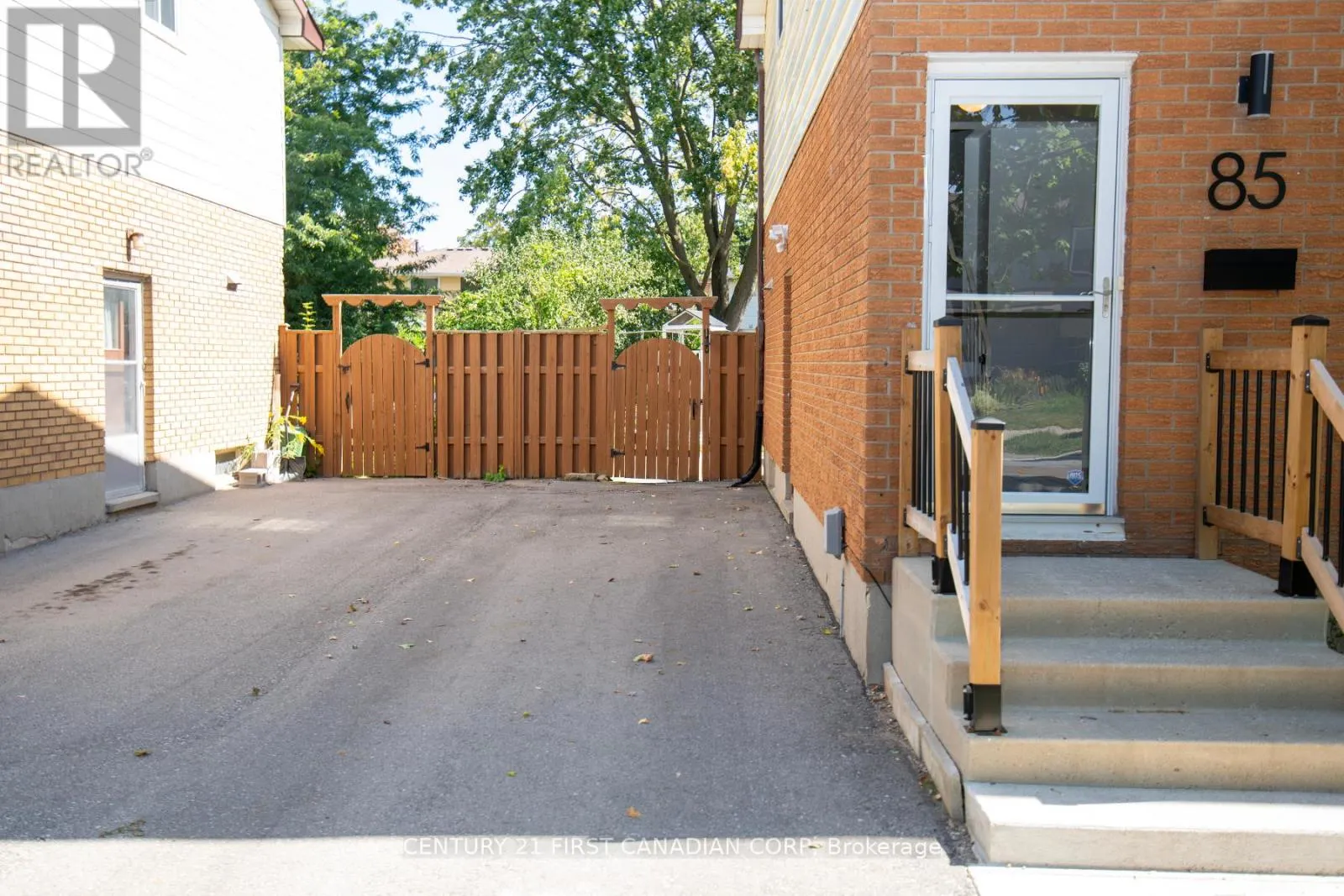 85 AUGUSTA CRESCENT