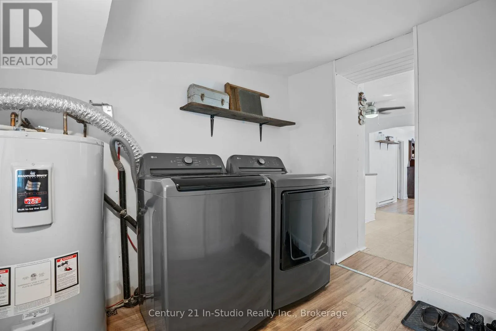 2732 3RD AVENUE W