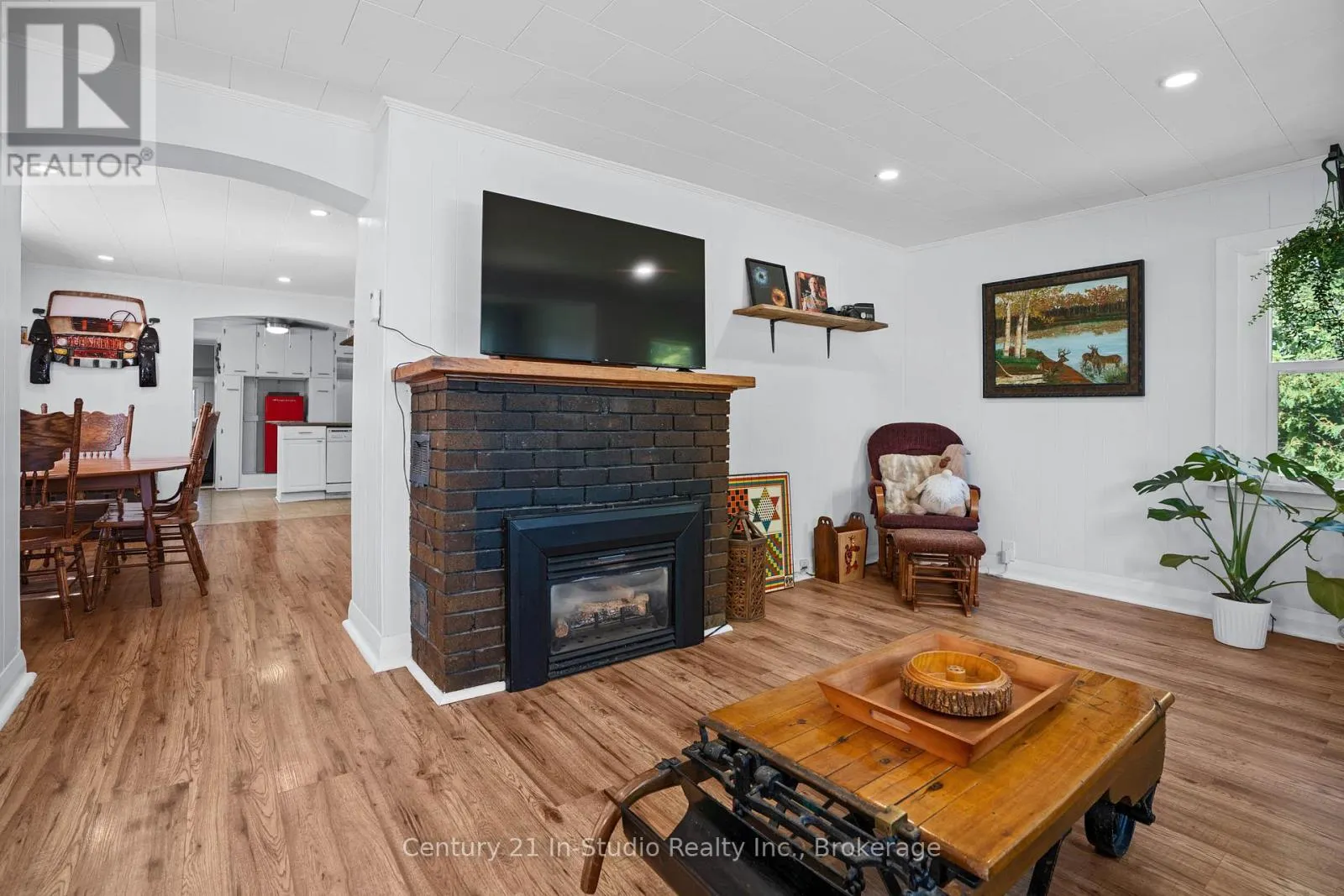 2732 3RD AVENUE W