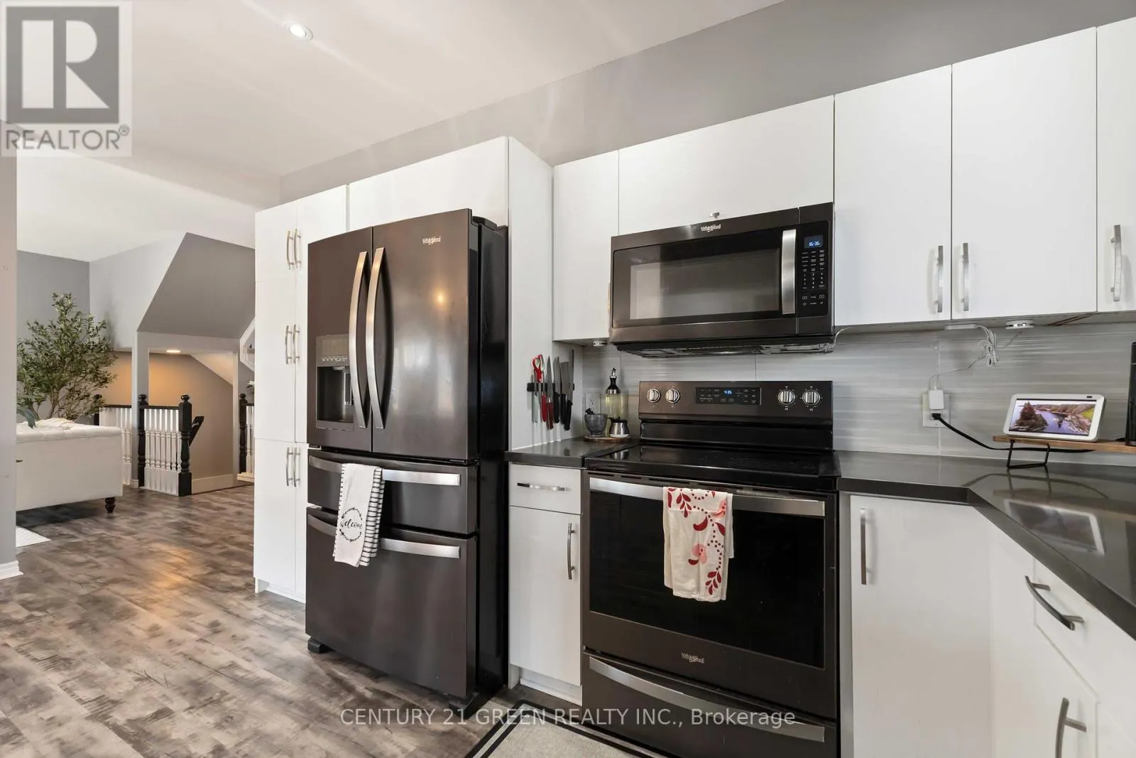 39 HONEY LOCUST CIRCLE
