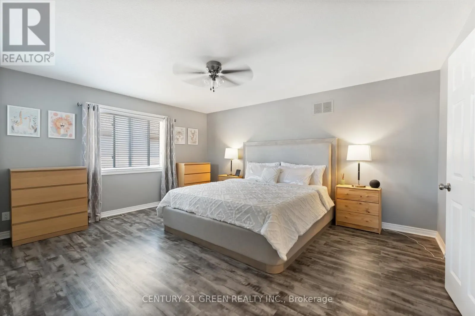 39 HONEY LOCUST CIRCLE