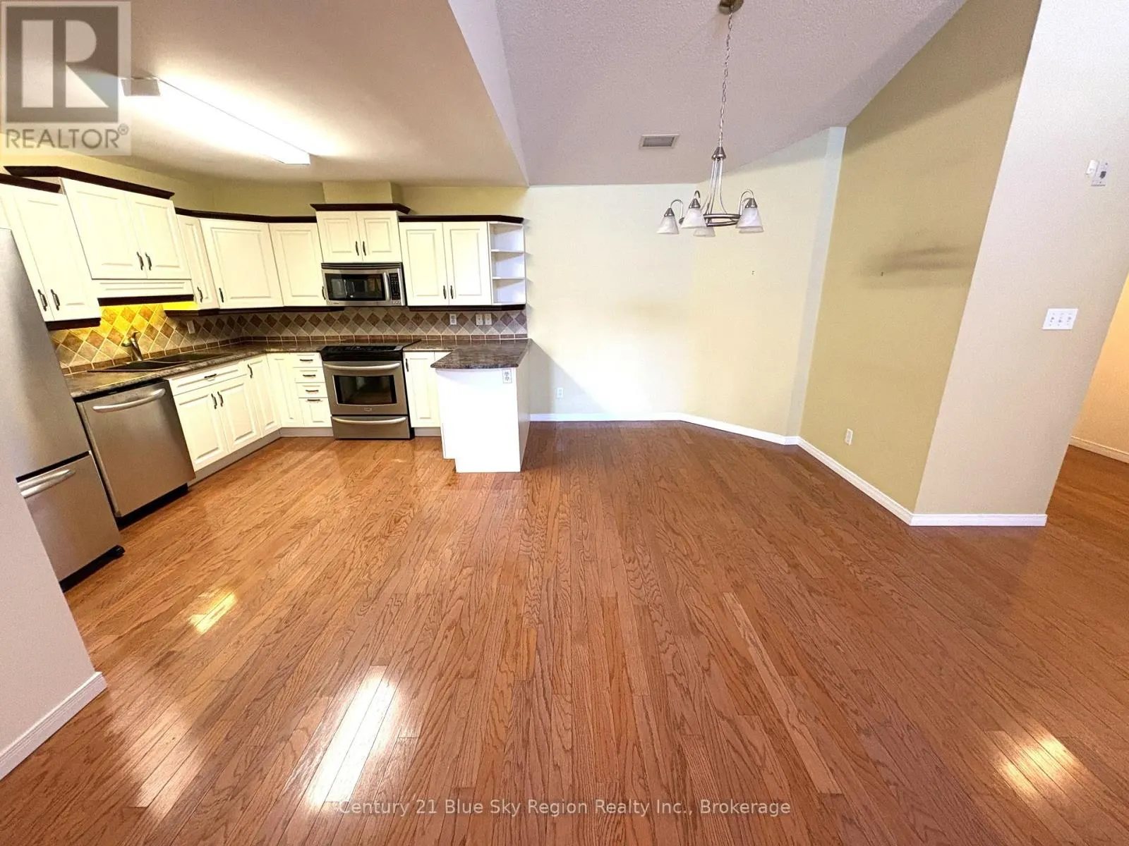 4 - 713 COURSOL ROAD, #4