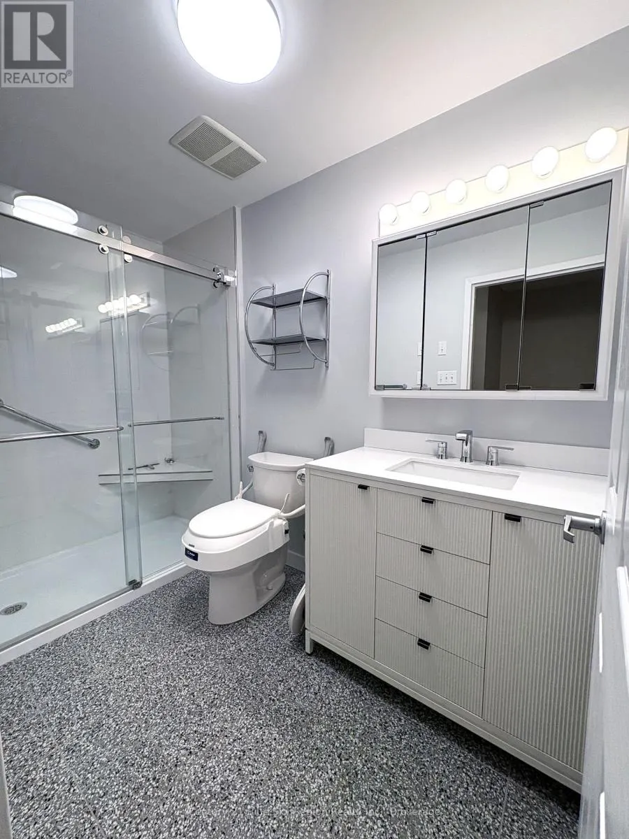 4 - 713 COURSOL ROAD, #4