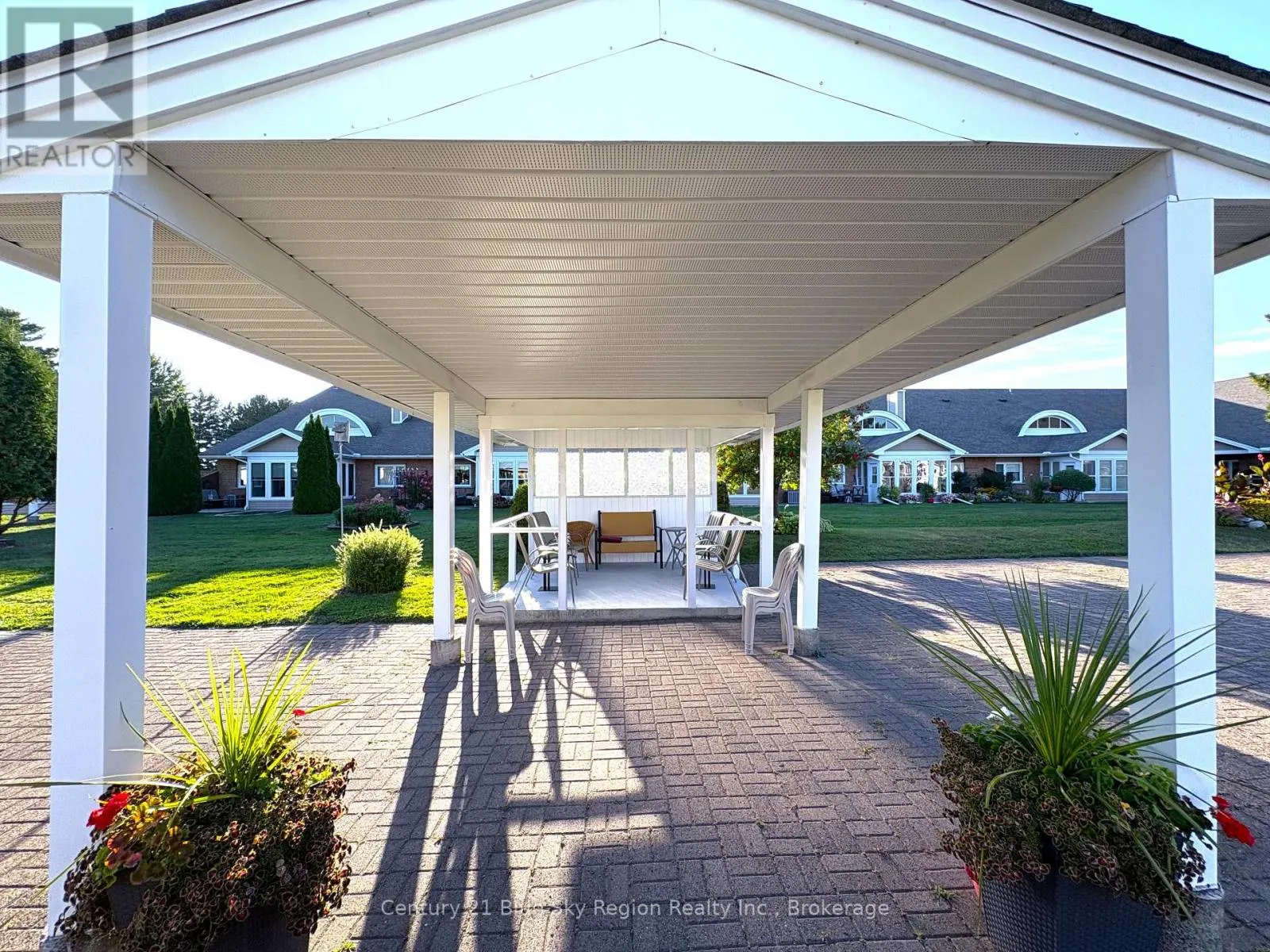 4 - 713 COURSOL ROAD, #4