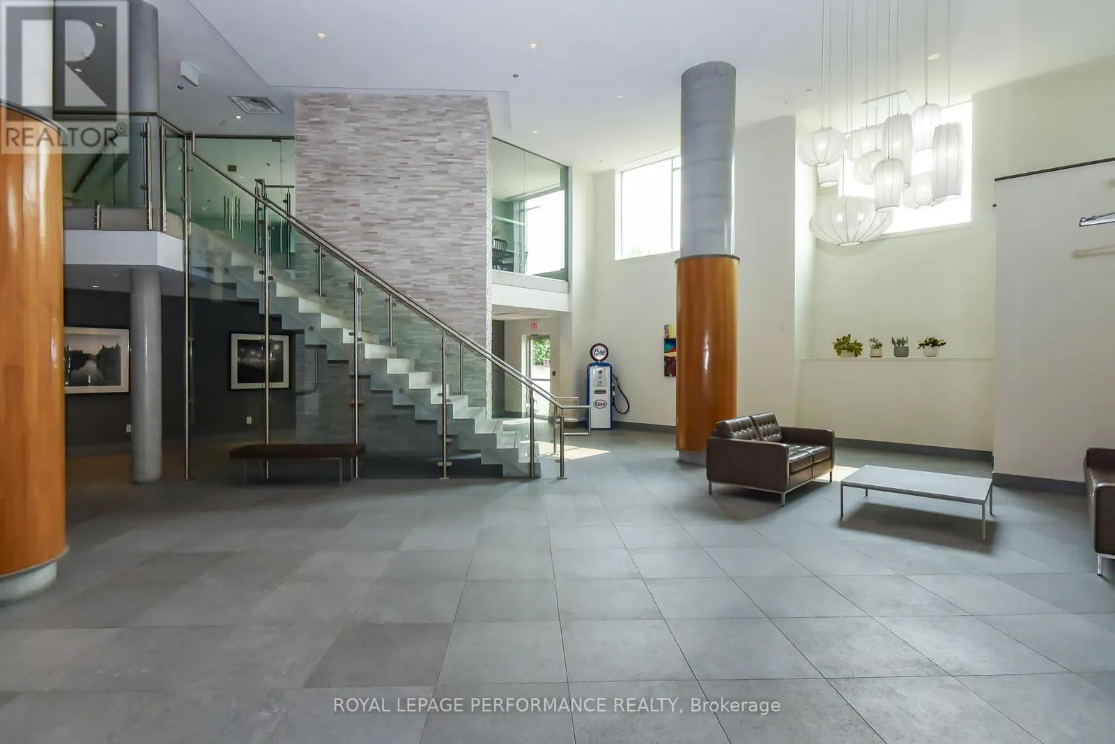 309A - 7 MARQUETTE AVENUE