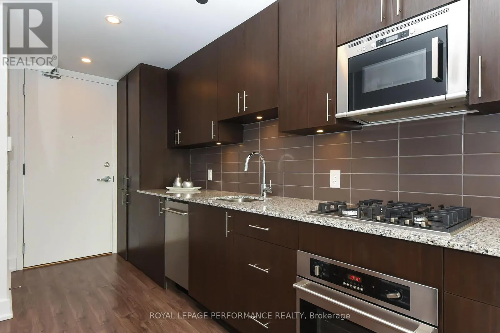 309A - 7 MARQUETTE AVENUE