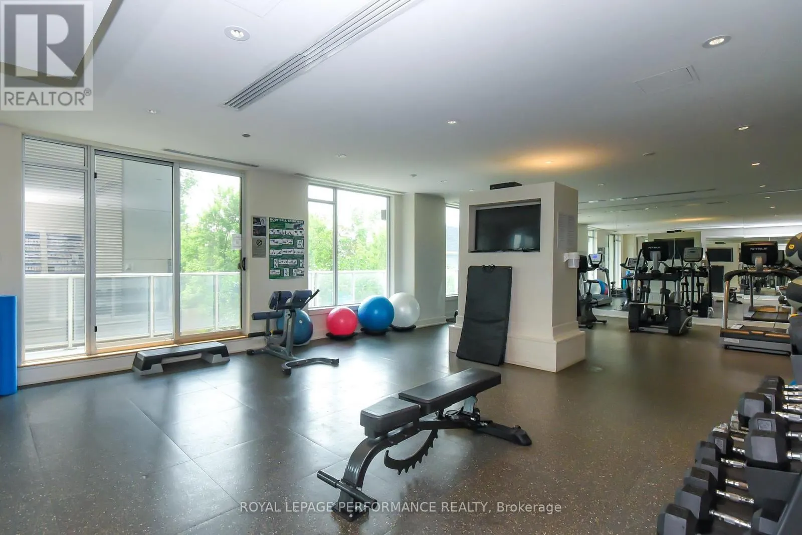 309A - 7 MARQUETTE AVENUE