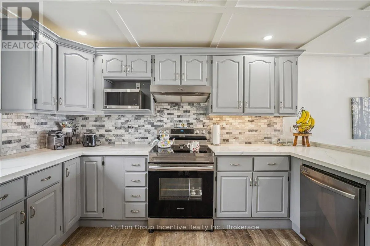 339520 PRESQU'ILE ROAD