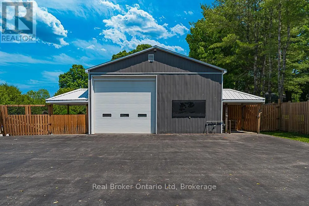 144 LOUCKS LANE