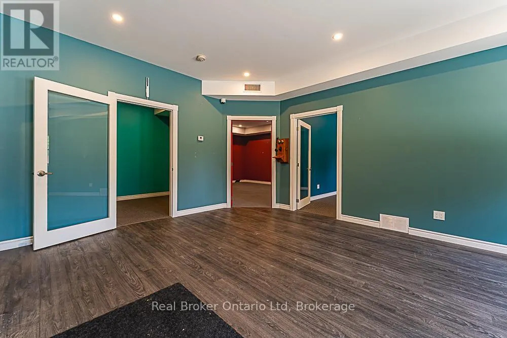 144 LOUCKS LANE