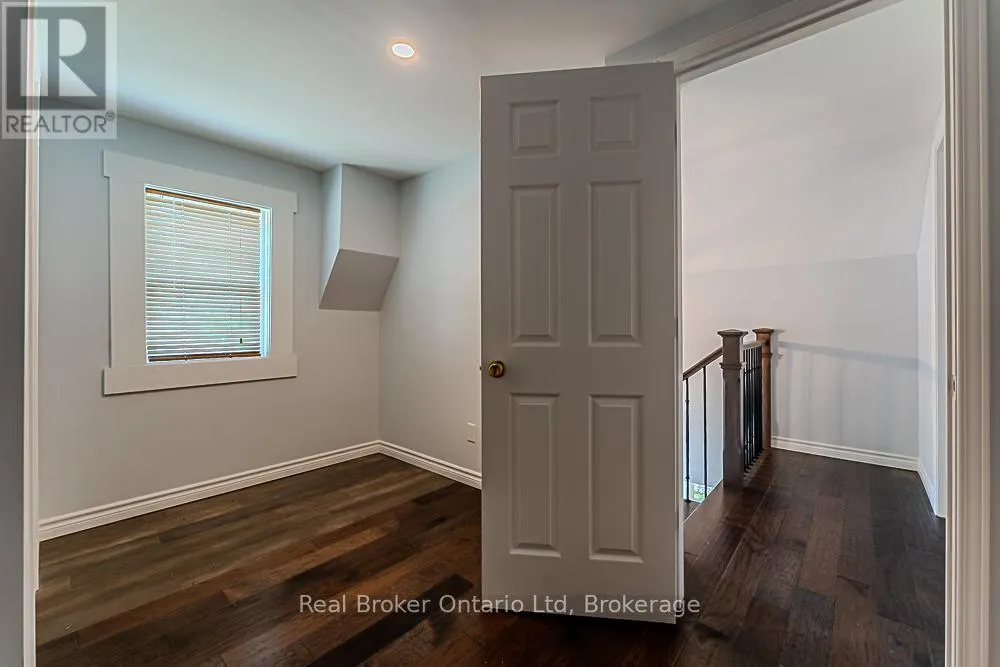 144 LOUCKS LANE