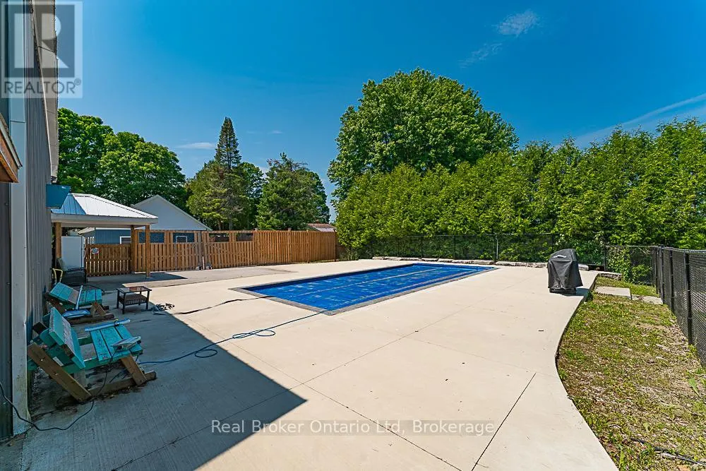 144 LOUCKS LANE