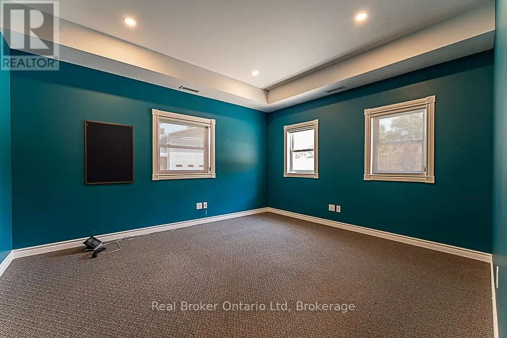 144 LOUCKS LANE