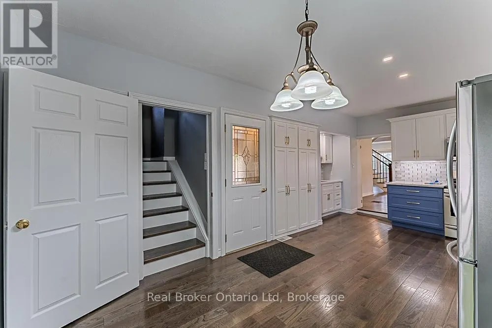 144 LOUCKS LANE