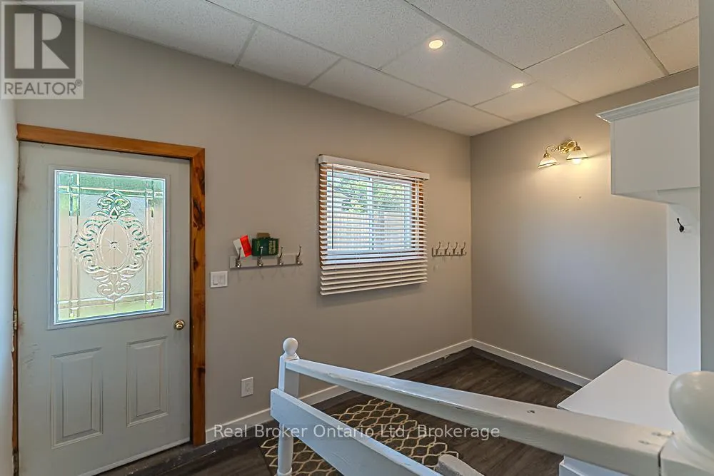144 LOUCKS LANE