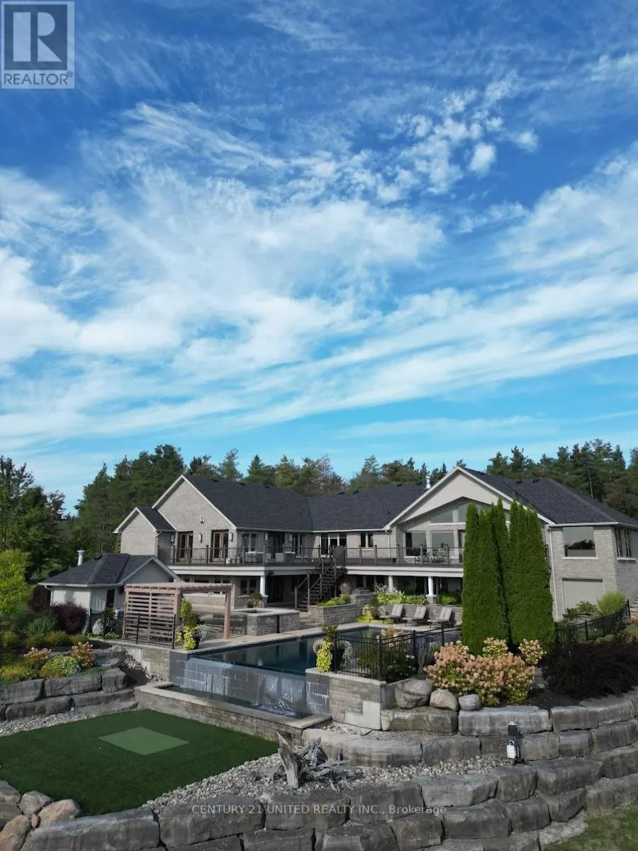 7 MAPLEHILL DRIVE
