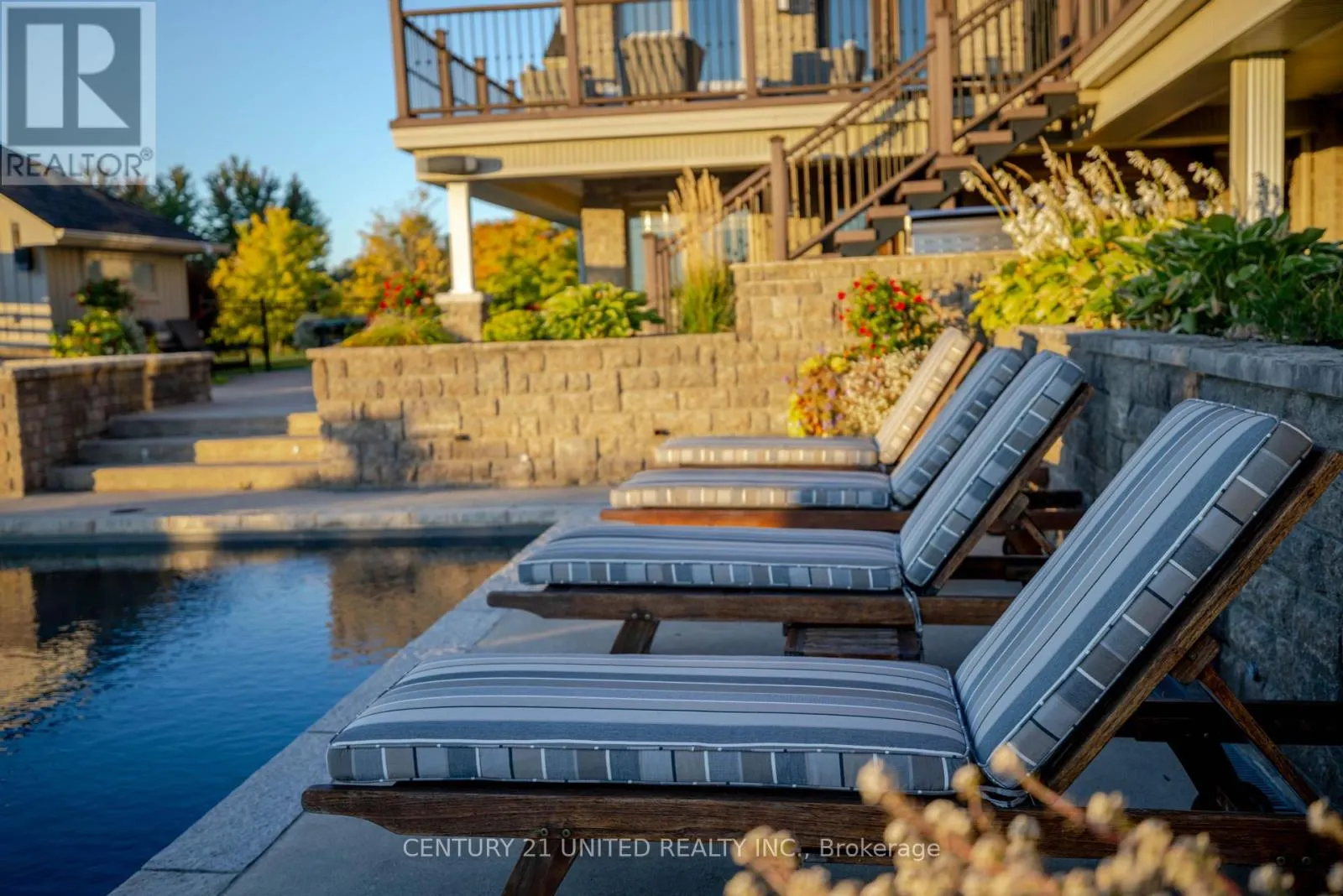 7 MAPLEHILL DRIVE