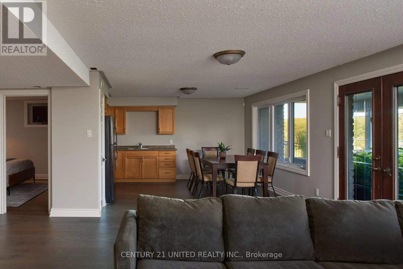 7 MAPLEHILL DRIVE