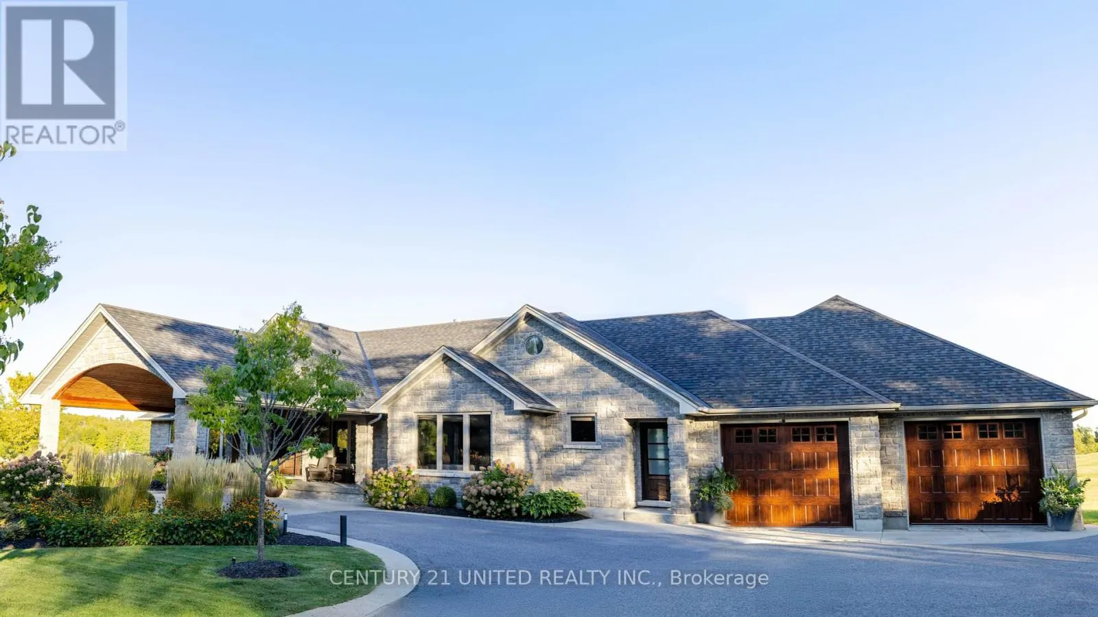 7 MAPLEHILL DRIVE