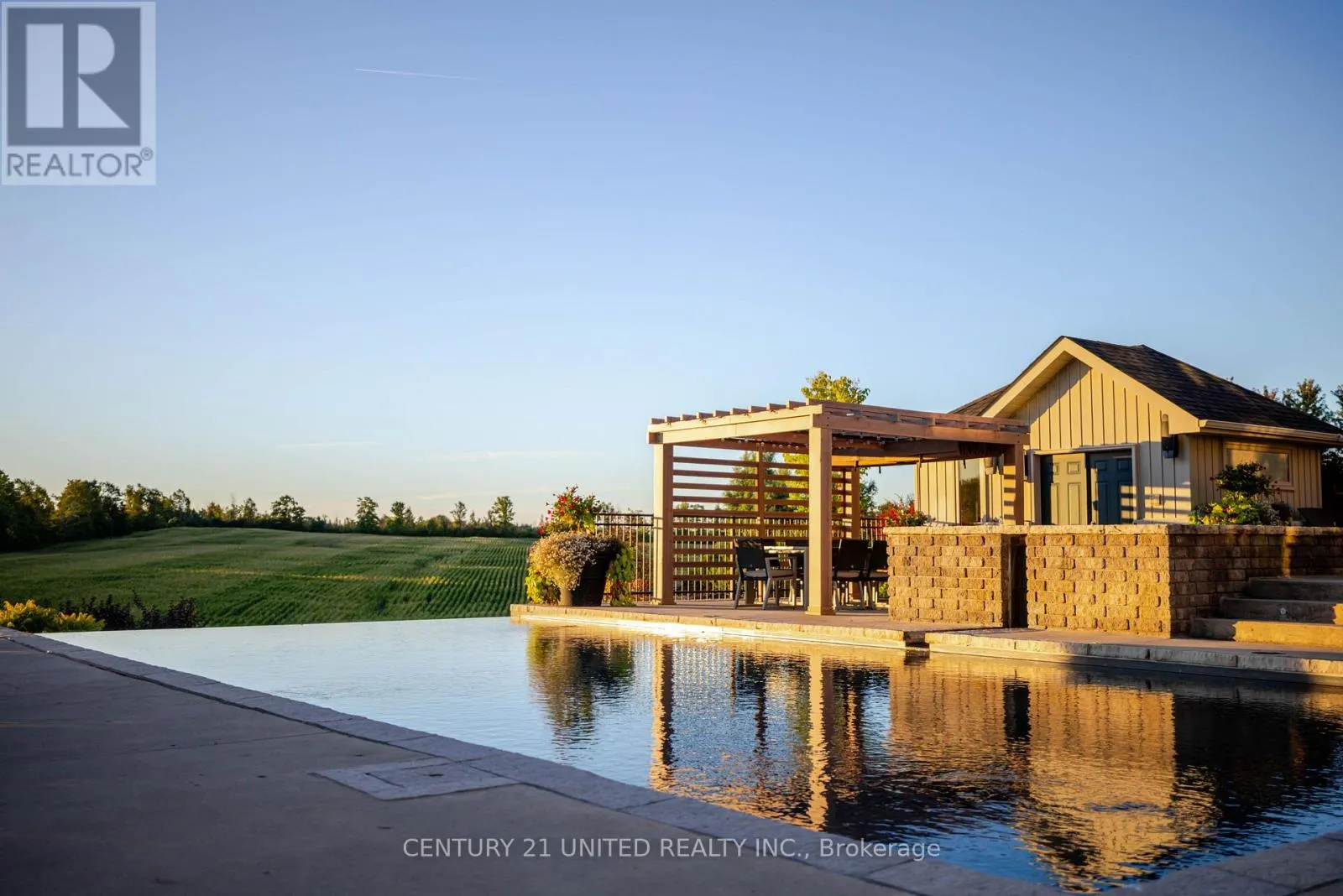 7 MAPLEHILL DRIVE