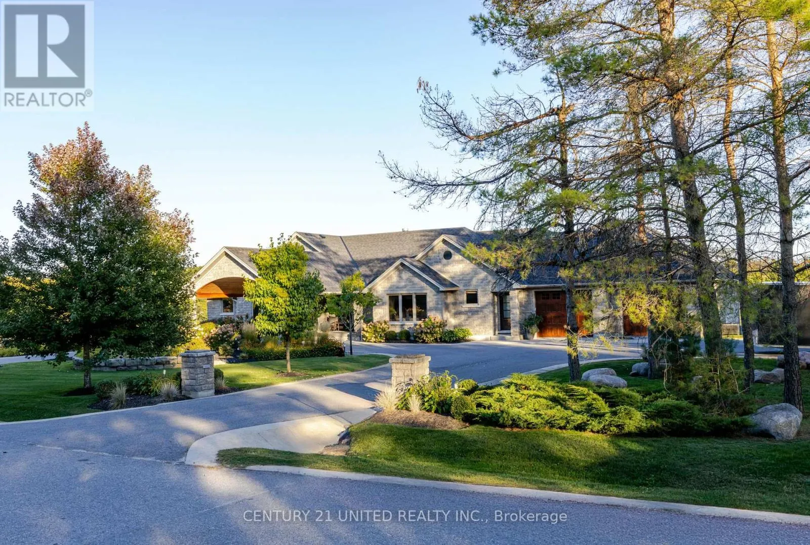 7 MAPLEHILL DRIVE