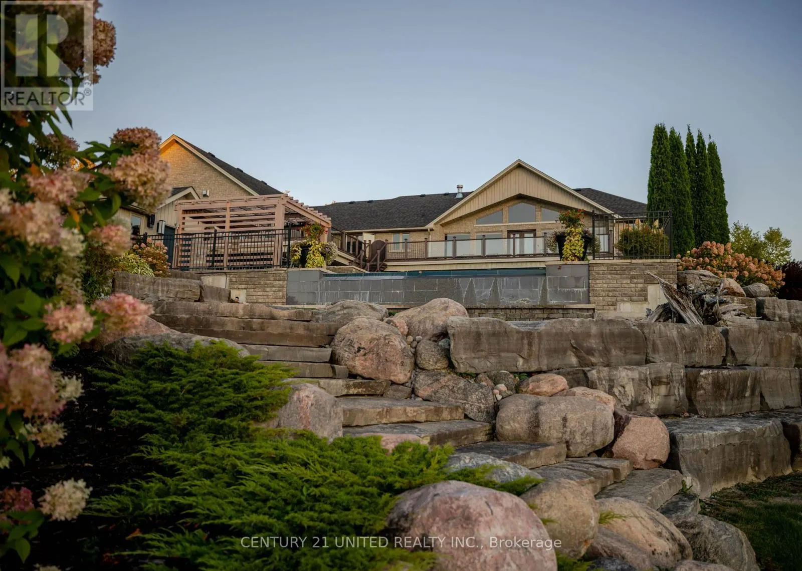 7 MAPLEHILL DRIVE