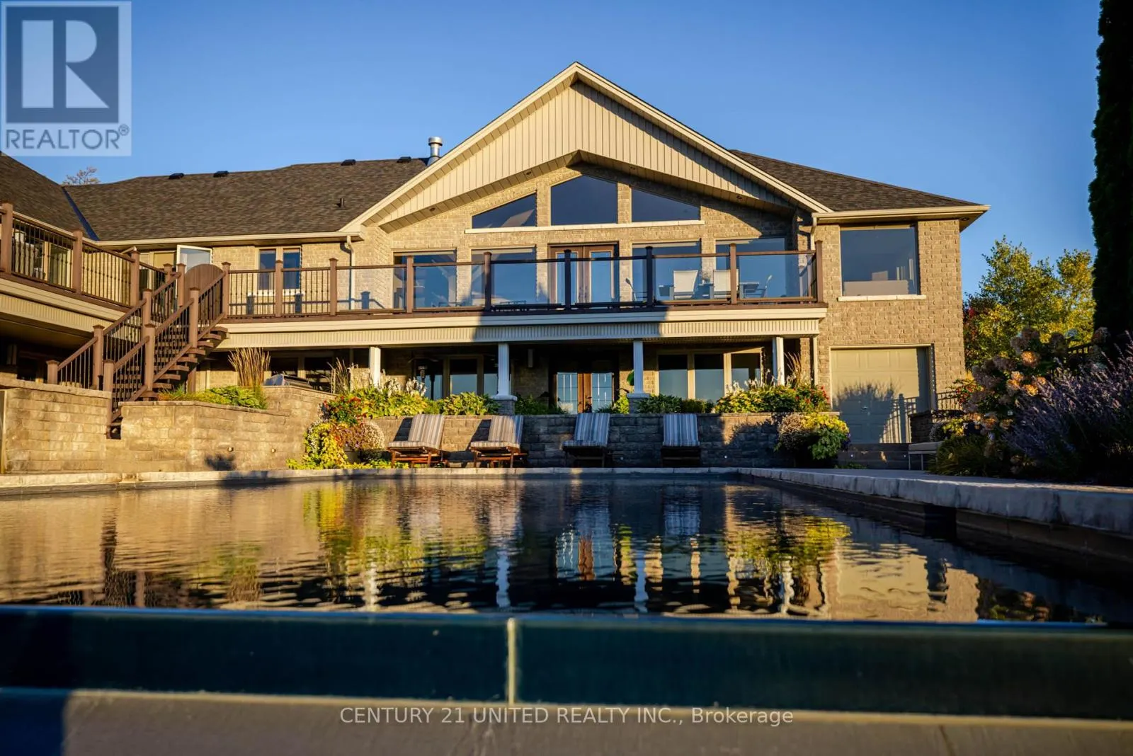 7 MAPLEHILL DRIVE