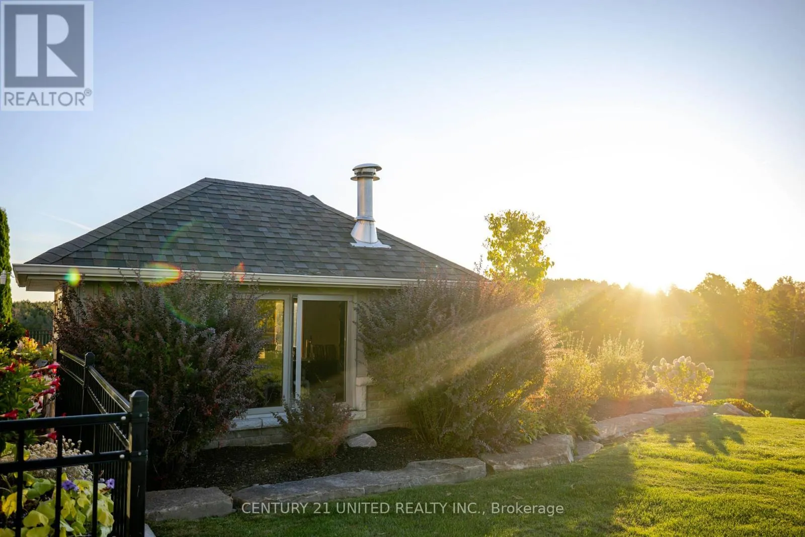 7 MAPLEHILL DRIVE