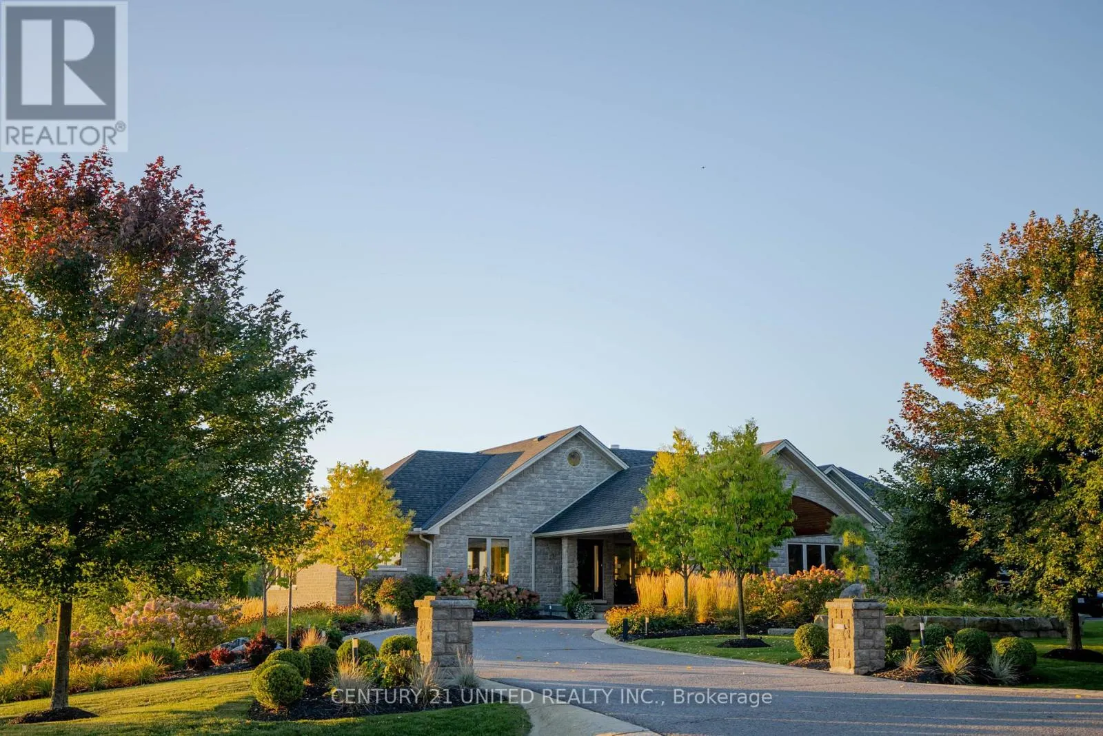 7 MAPLEHILL DRIVE