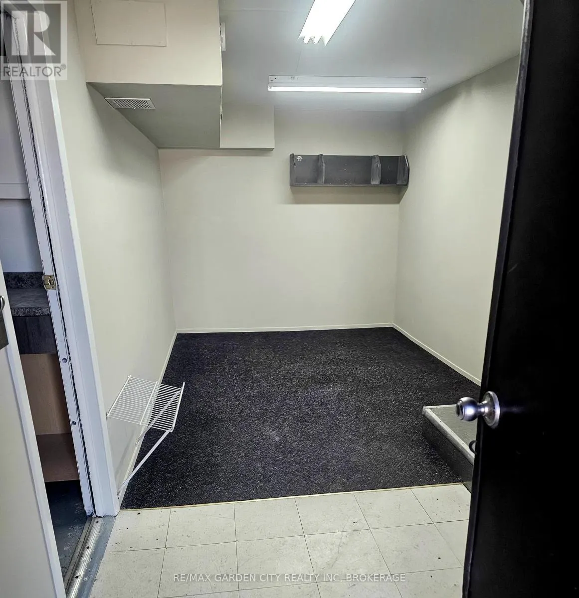 UPPER BACK - 215 ROBERTS ROAD, #upper back