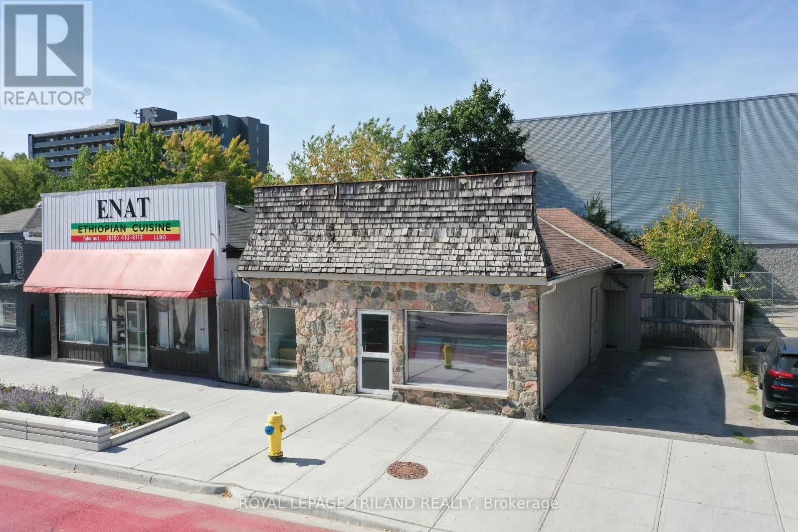 225 WELLINGTON STREET