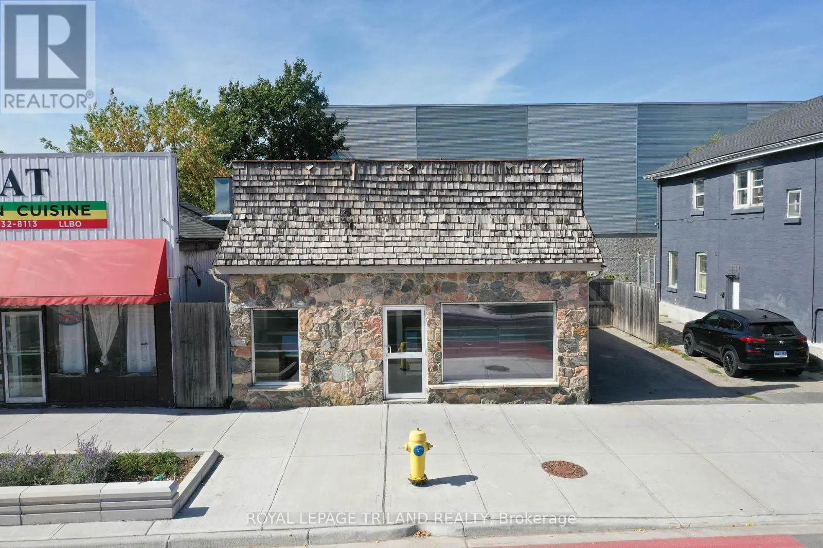 225 WELLINGTON STREET