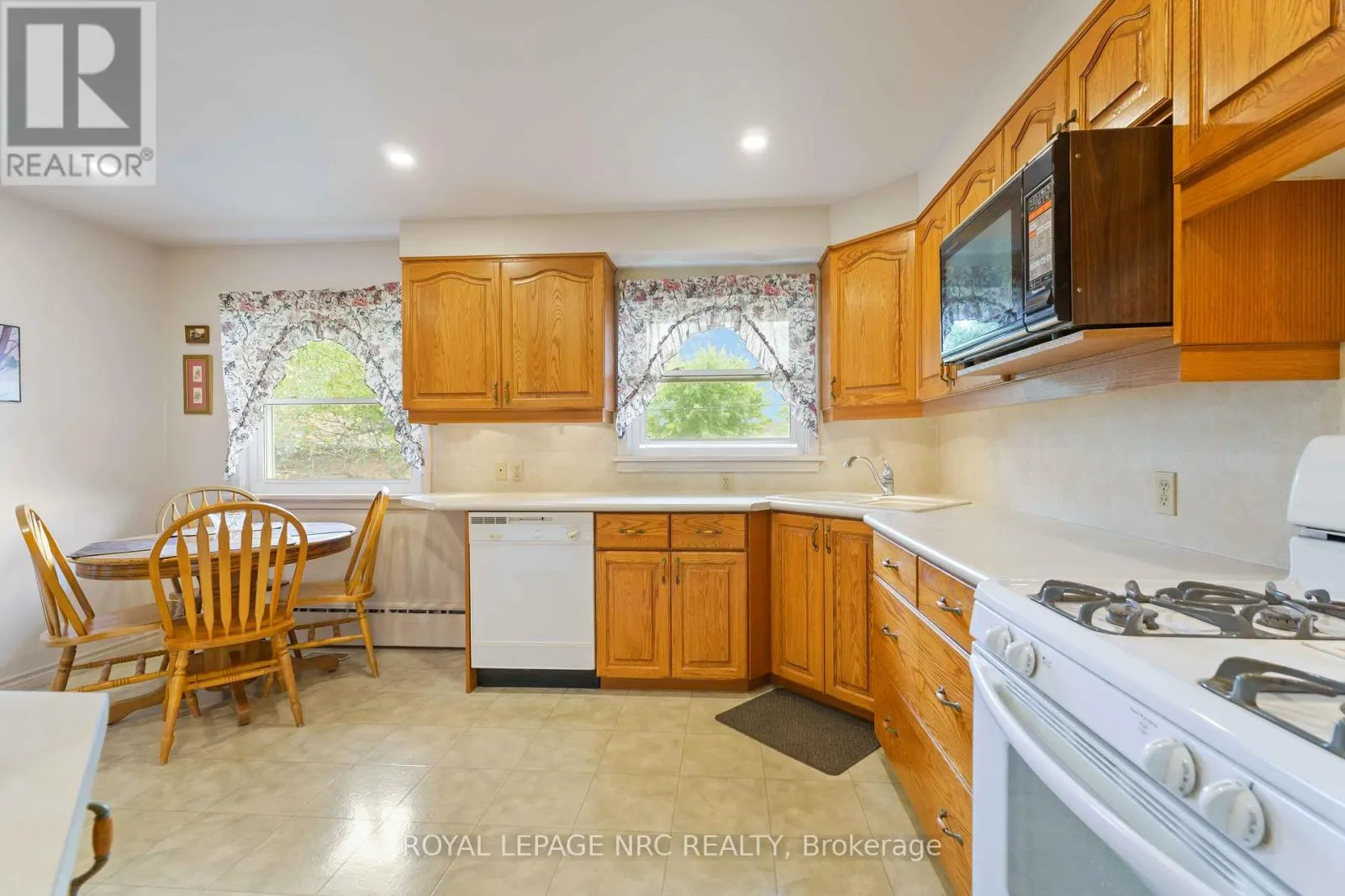 4 OAKMOUNT ROAD