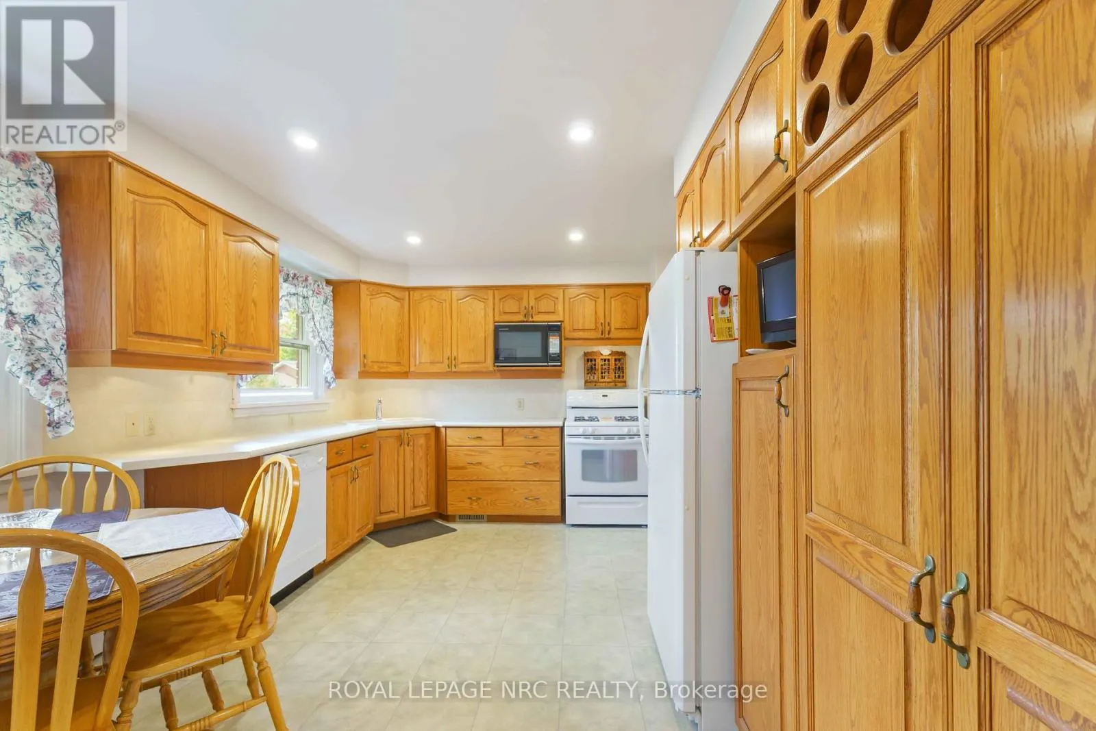 4 OAKMOUNT ROAD