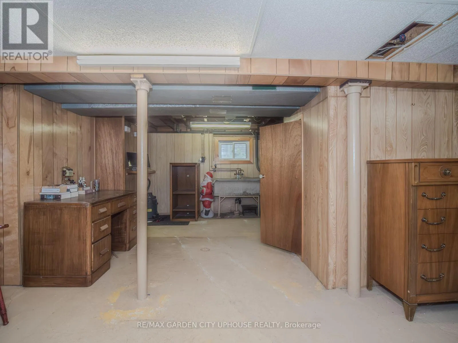 42 GRANTHAM AVENUE S