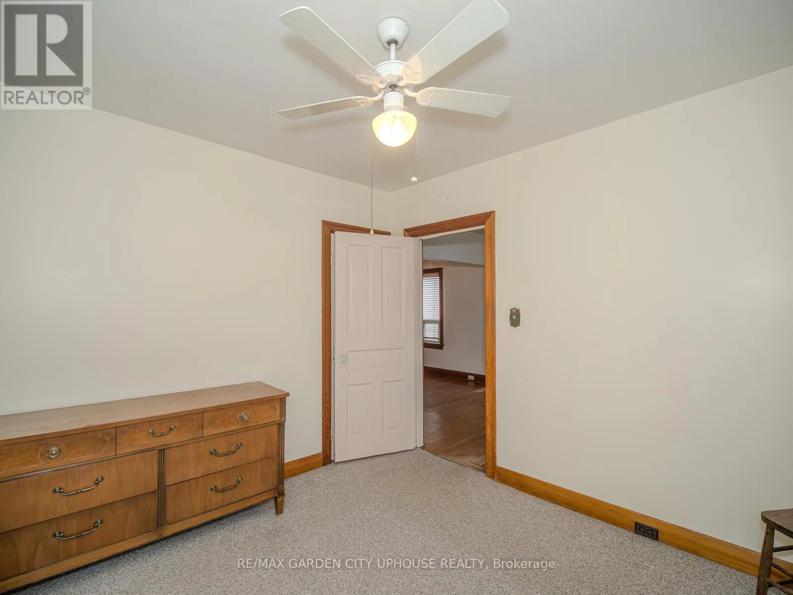 42 GRANTHAM AVENUE S