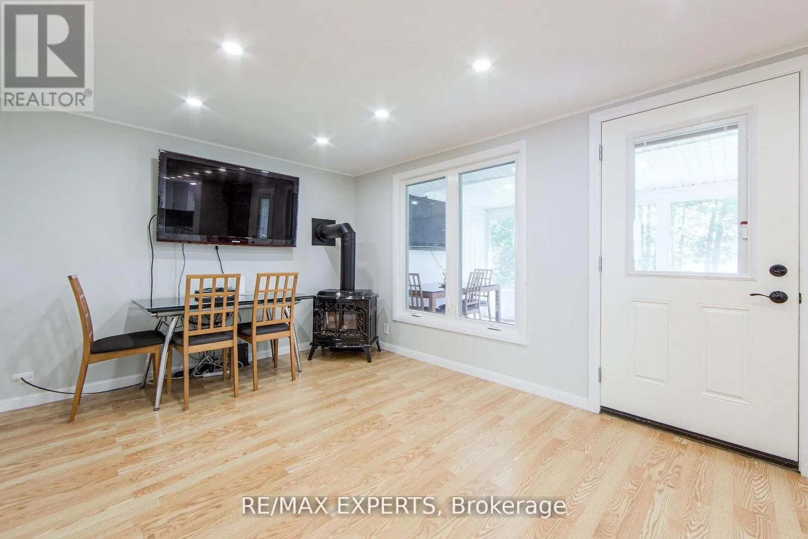 24 RIVERSIDE DRIVE