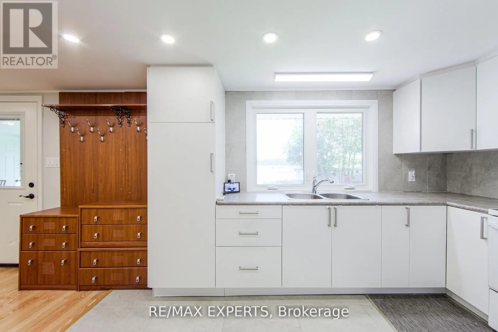 24 RIVERSIDE DRIVE