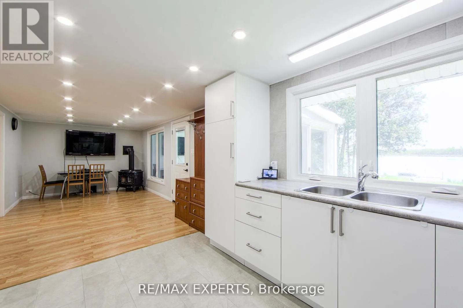 24 RIVERSIDE DRIVE