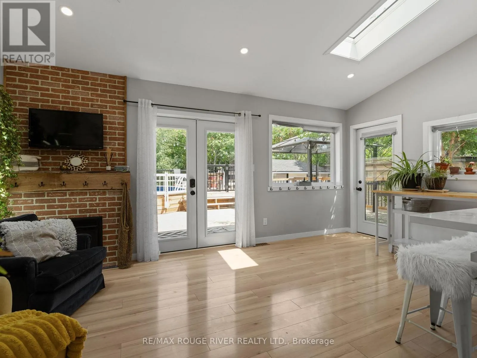 414 ALEXANDRIA DRIVE