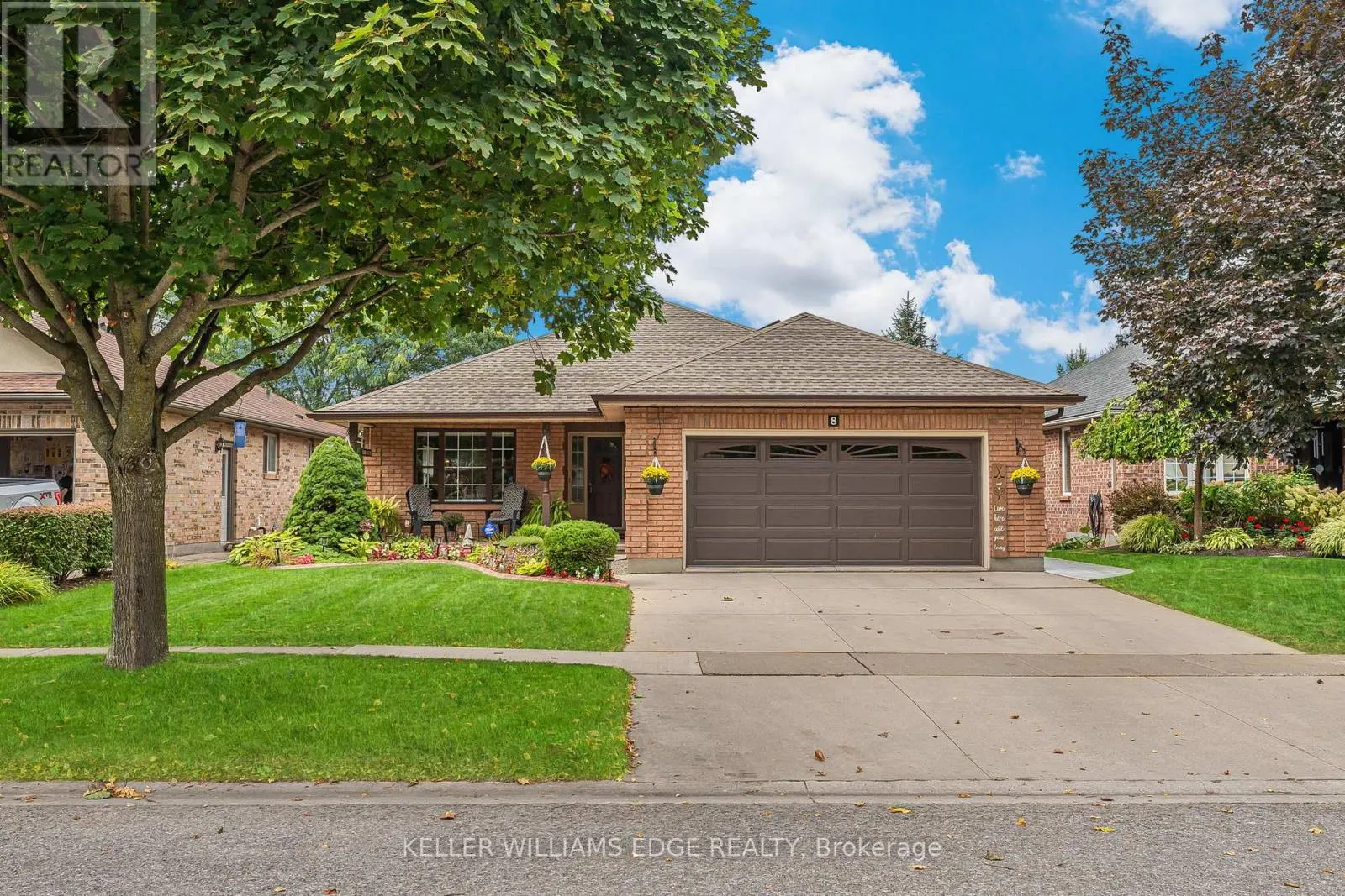 8 OAKRIDGE BOULEVARD
