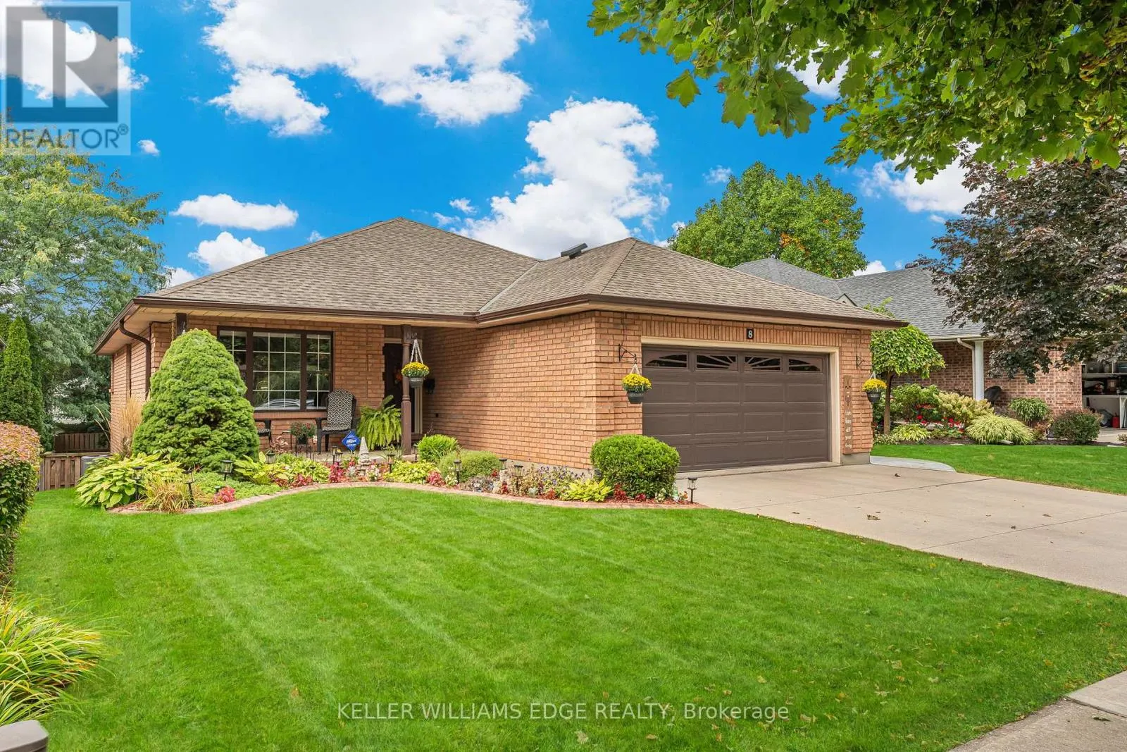 8 OAKRIDGE BOULEVARD