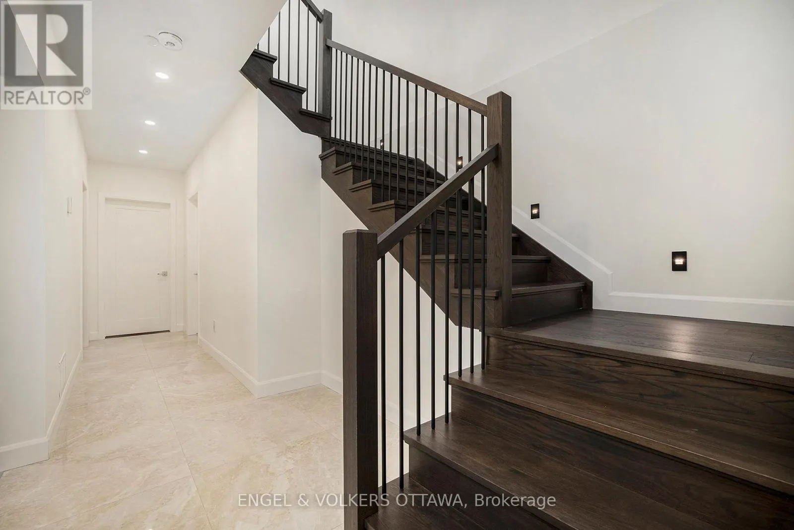 888 MELWOOD AVENUE